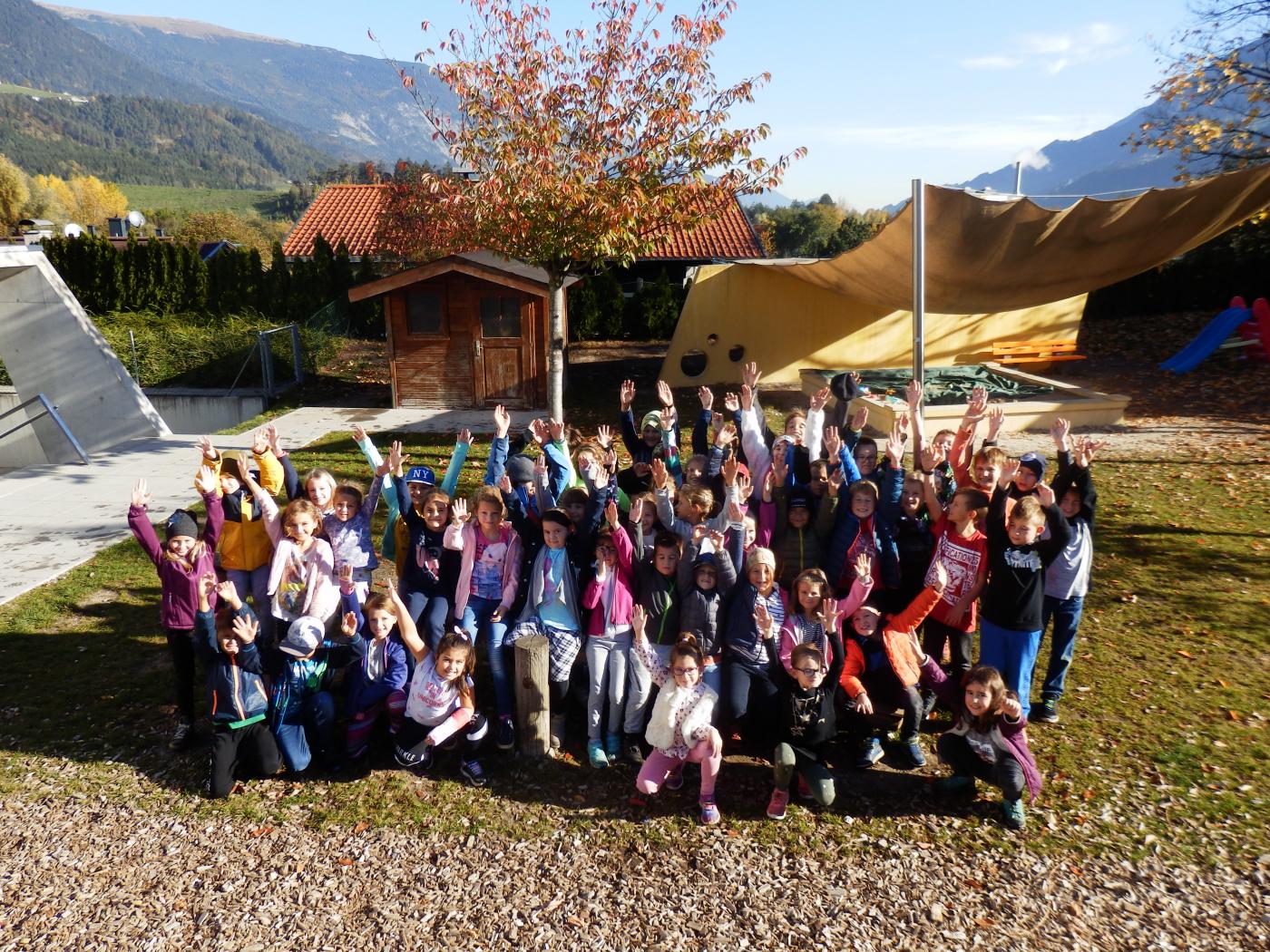 Gruppenfoto aller Schüler